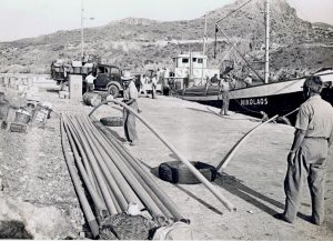 1966HV 06-01 Kapsali unloading pvc pipes