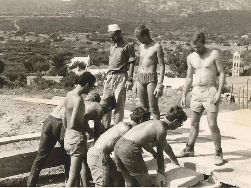 1966 Mylopotamos placing floor slabs